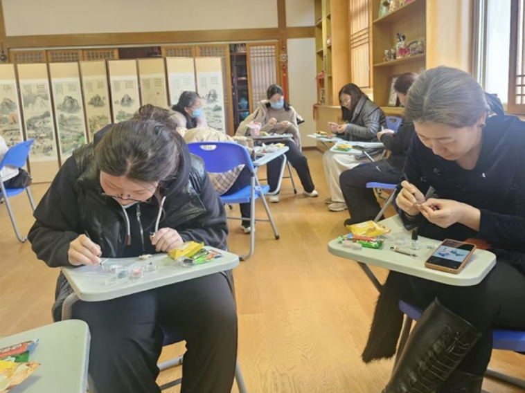 赌博游戏app
工会举办“巧手匠心 ...